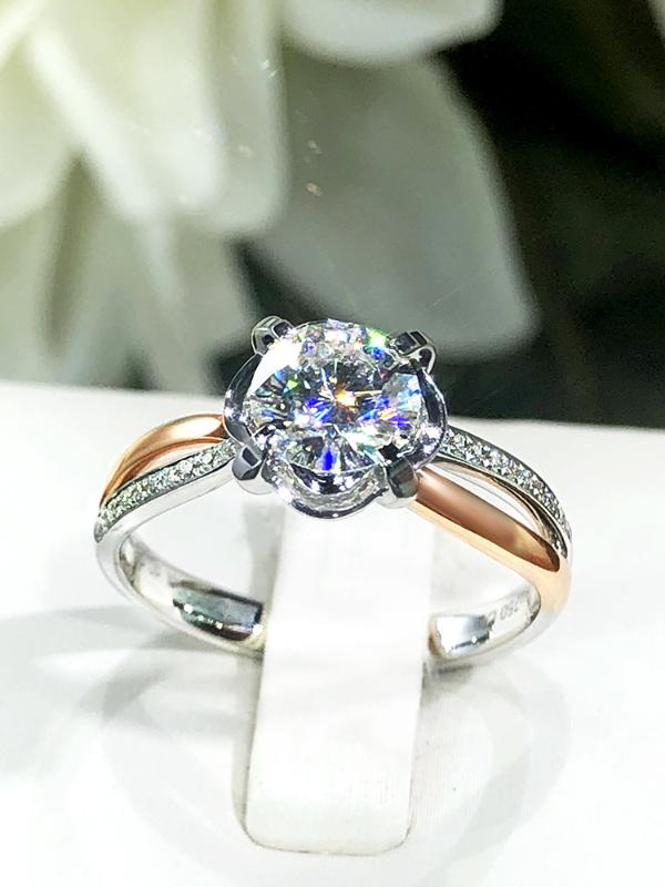 

NPKDS Fashionable New Creative Moissanite Ring Gold Two-color Crystal Hearts and Arrows Open Ring Zircon Women Gift