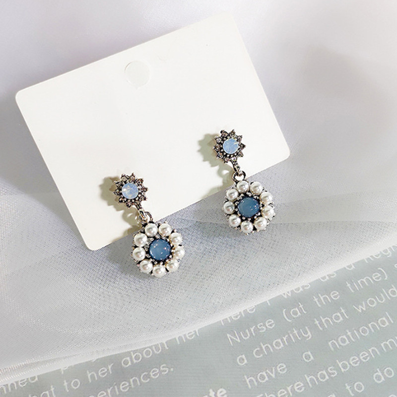 

South Korea East Gate Gorgeous Wind Baroque Blue and White Crystal Pentagon Square Drill Long Ear Nails