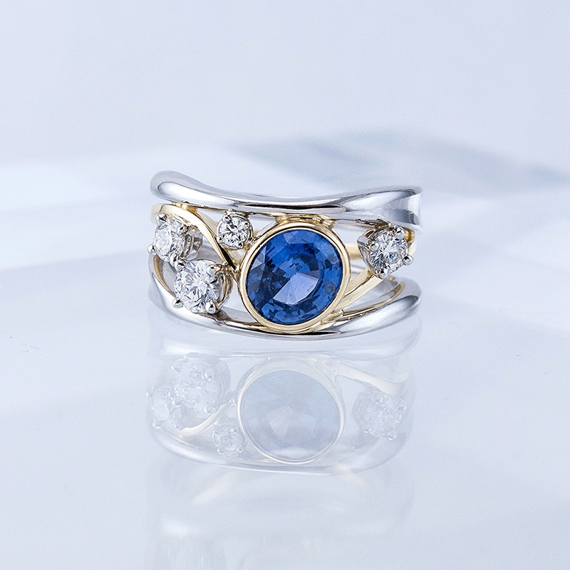 

New Simple Copper Women's Ring Jewelry Inlaid Large Egg-Shaped Zircon Silver Color Ring Fashion Ladies Engagement Gift