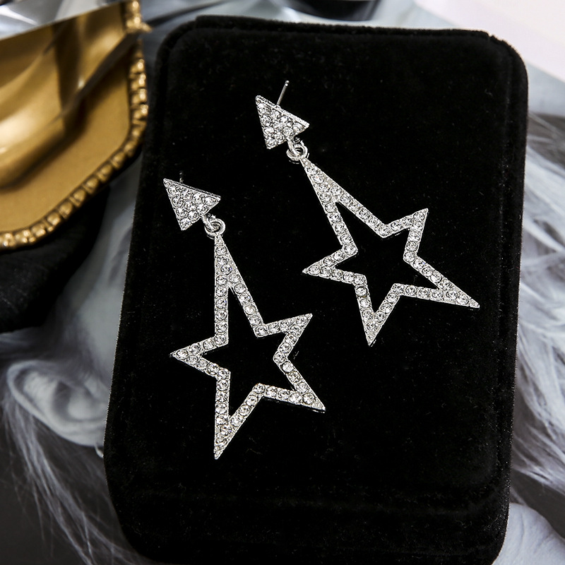 

Punk Fashion Earrings Gold Silver color Temperament Wild Long Five-pointed Star Ladies Exaggerated Big Ear Nails Wholesale