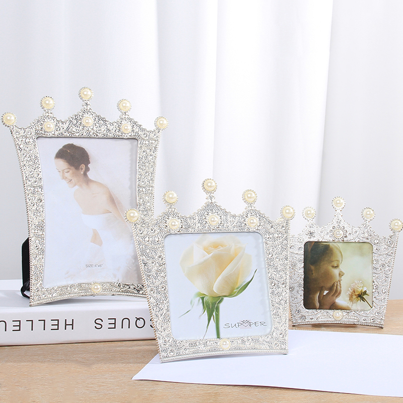 

Quality Crown Metal Frame Inlaid with Pearls Picture Frame Wall Photo Wedding Party Home Decoration Photo Table Gift