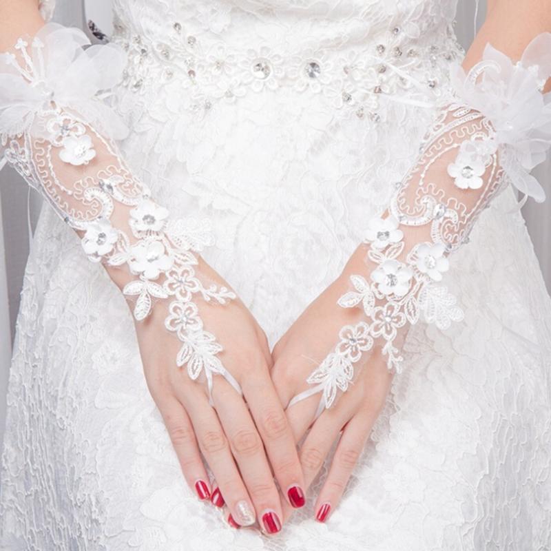 

New Women Lace Floral Hollow Appliques Flower Fingerless Wrist Gloves Accessories Elegant White Fashion Ladies Harajuku 2020 New