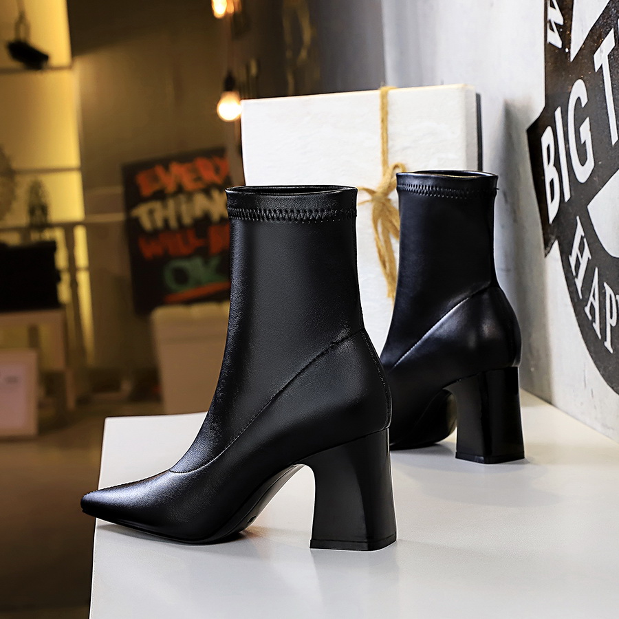 

2021 Winter Newest Women Round Toe Ankle Boots Patent Leather High Heels Dancing Party Shoes Woman Fashion Stretch Boots, Black velvet