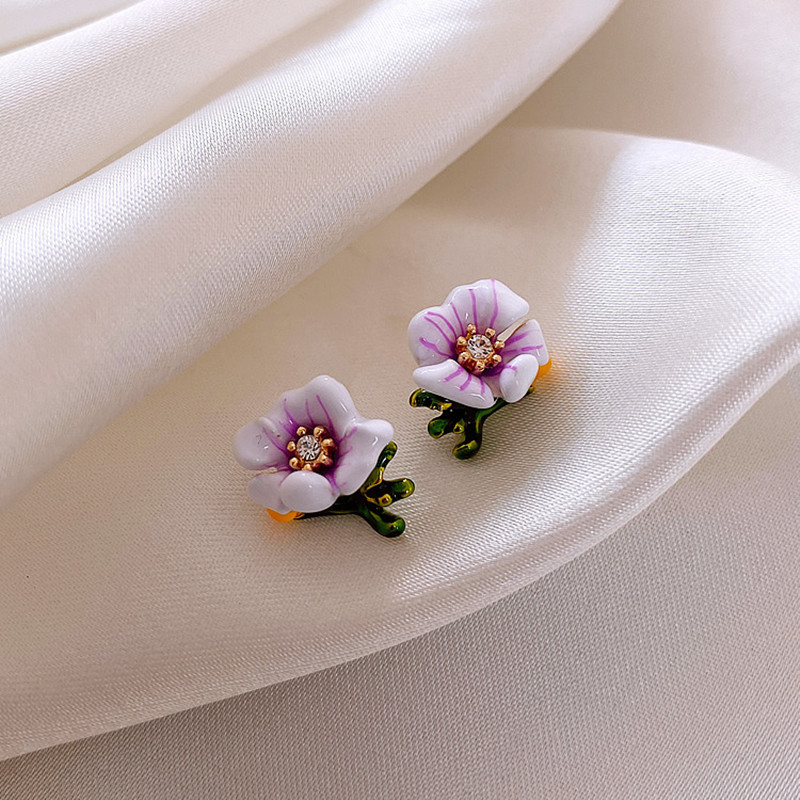 

2020 New fashion sweet Fresh small Women earrings joker contracted metal multicolor flowers temperament Stud Earrings