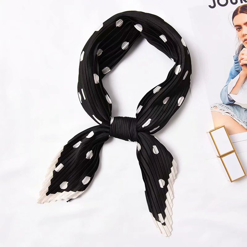 

Designer Women Silk Neck Scarves Female Elegant Leopard Print Hair Band Lady Pleated Scarfs Head Scarf Bandana 55*55cm