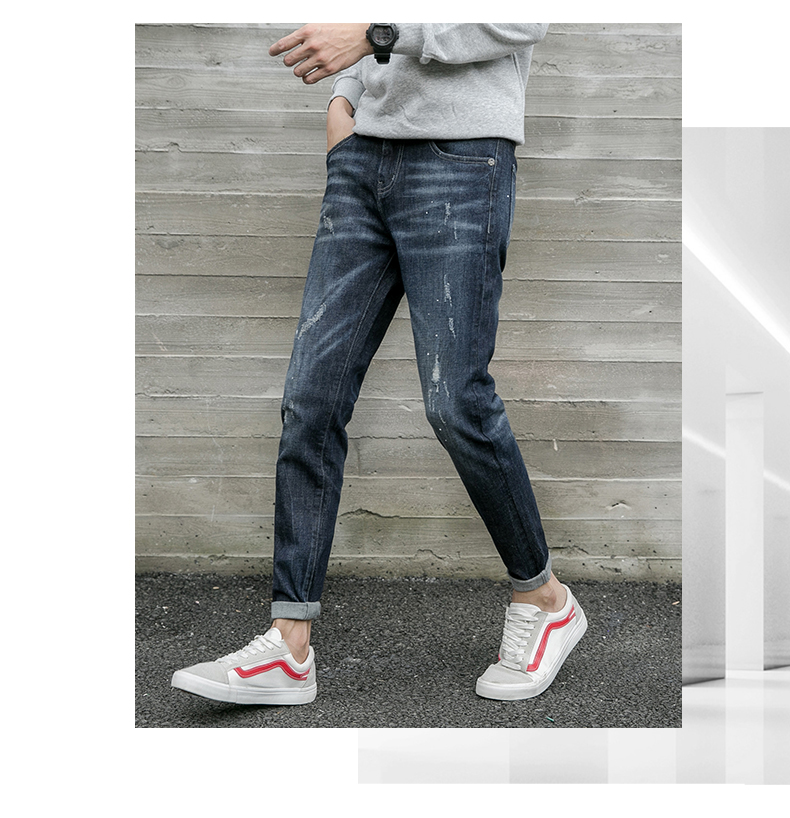 

Dark Blue Hole Jeans Are Male LinYe1175