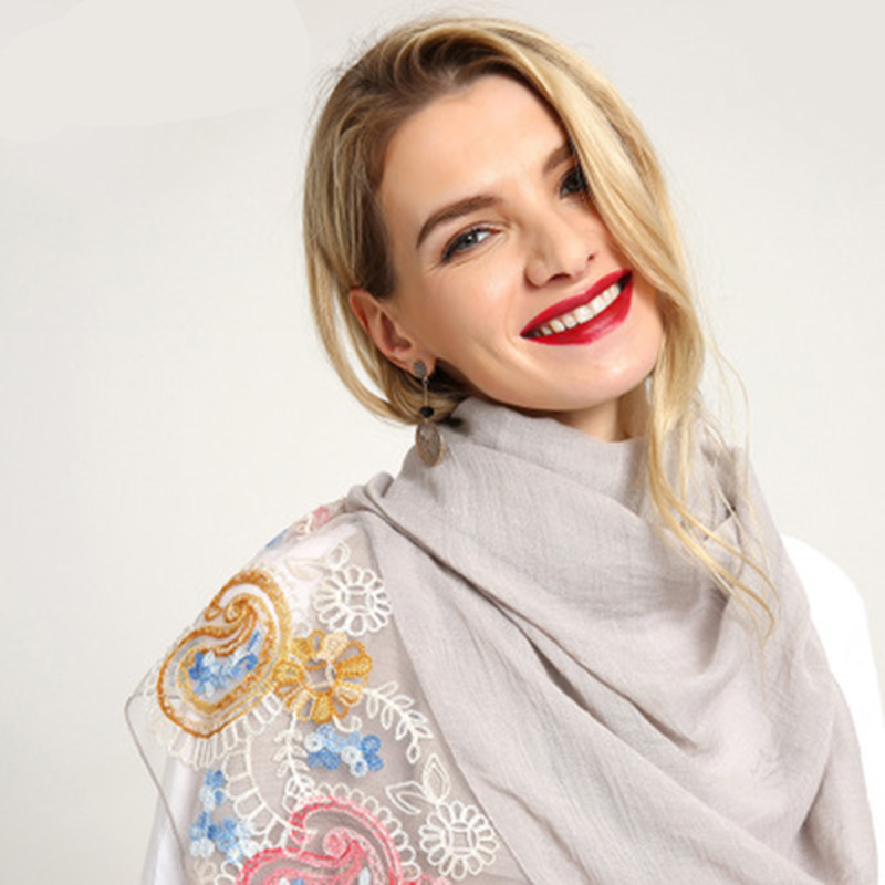 

Scarves Elegant Pearl Shawl Winter Warm Thin Long Cotton Beaded Flower Embroidery Silk Scarf Women Gauze Kerchief Islam Muslim Hijab N19