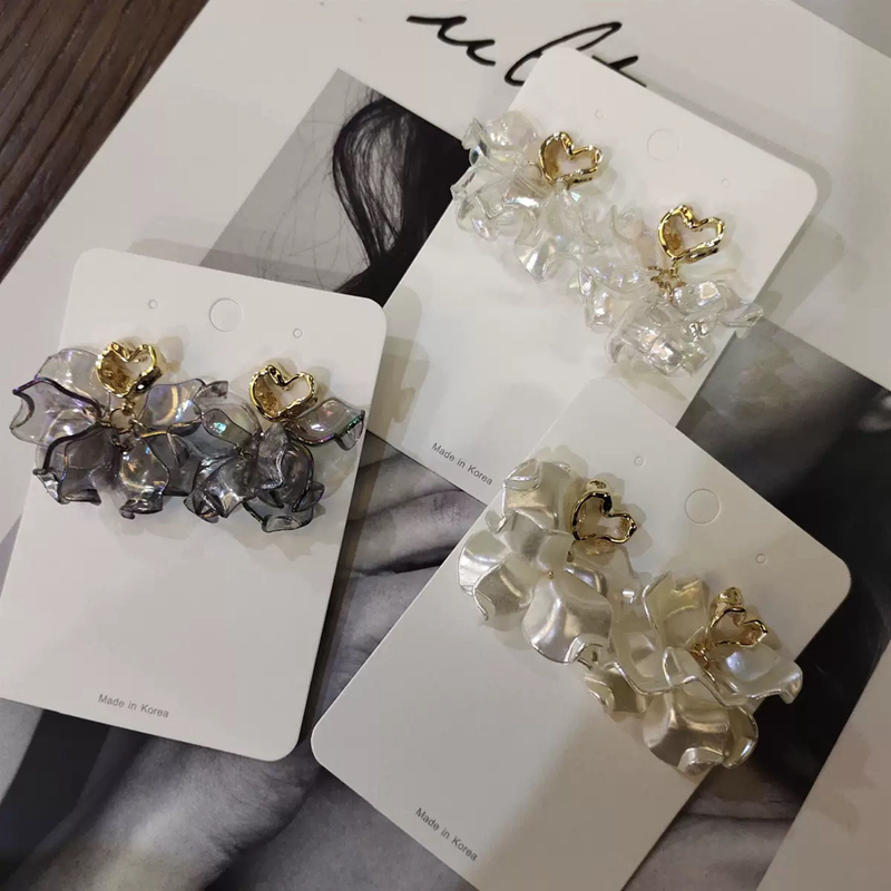 

New Korean Acrylic Shell Flower Petal Drop Earrings For Women Elegant Metal Hollow Heart Holiday Pendientes Jewelry Accessories