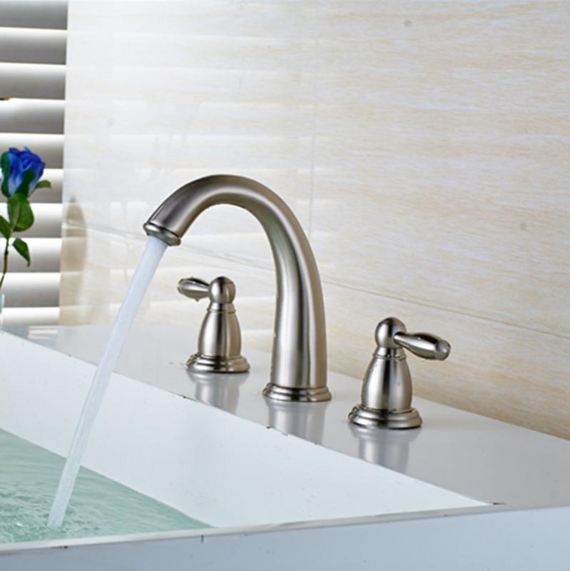

Vidric solid brass construction hot and cold 8' widespread basin faucet bathroom sink tap three holes sink tap