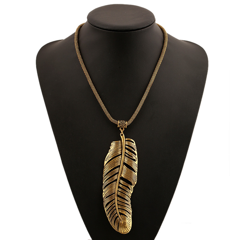 

Pendant Necklaces LZHLQ Big Hollow Leaf Necklace Trendy Thick Metal Women Simple Vintage Chain Sweater Accessory Plated Jewelry