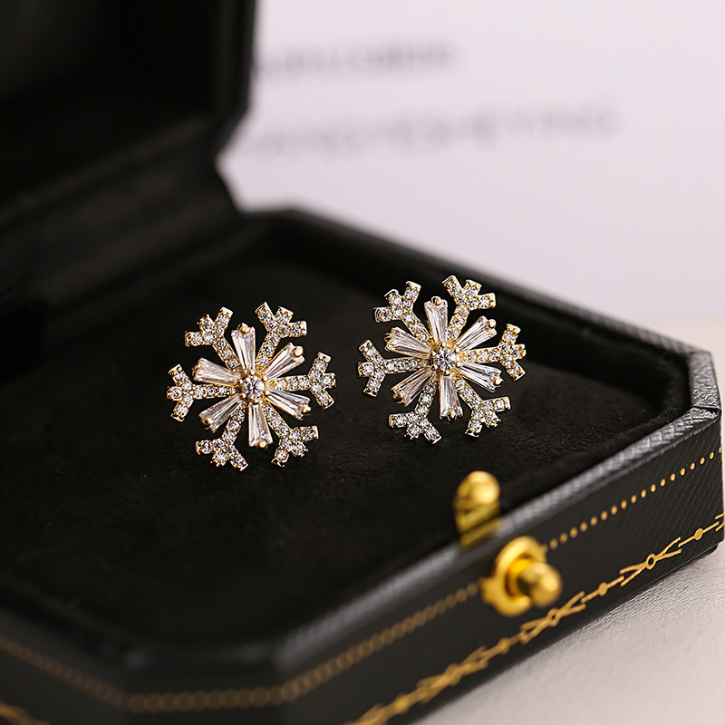 

Korean brand fashion luxury 18k gold plated snowflake earrings jewelry temperament women high-end zircon simple earrings gift accessories