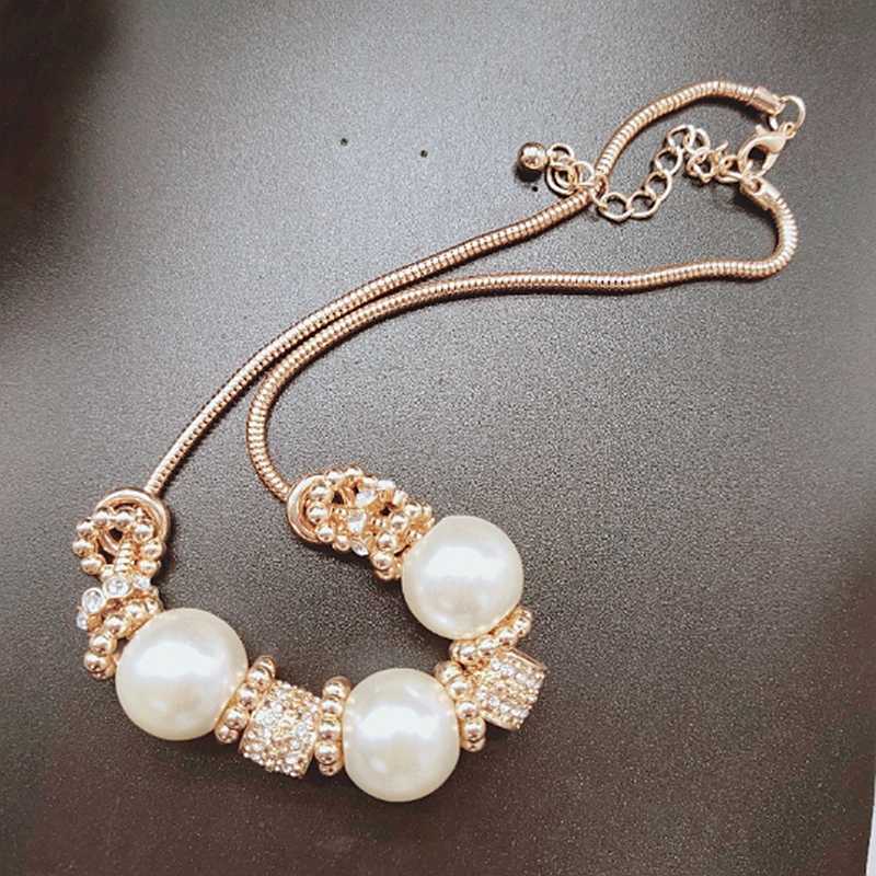 

Chokers Ydgy Shiny Rhinestone White Pearl Necklace Openwork Pendant Clavicle Chain With Elegant Lady Accessories