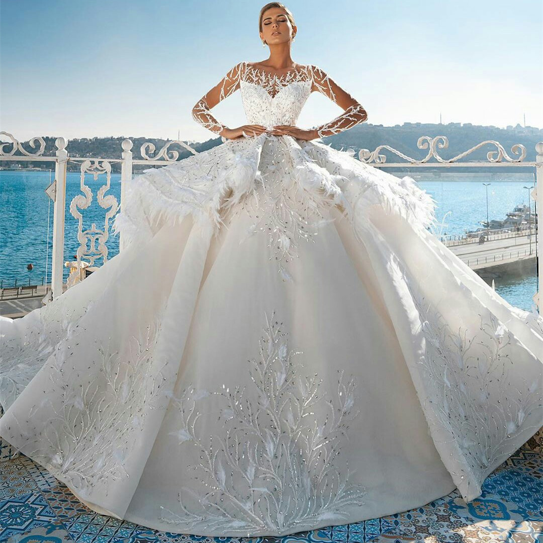 

Luxury Ball Gown Wedding Dresses 2020 Scoop Neck Lace Rhinestone Bridal Gowns robe de mariée Plus Size Arabic Church Wedding Dress, Silver