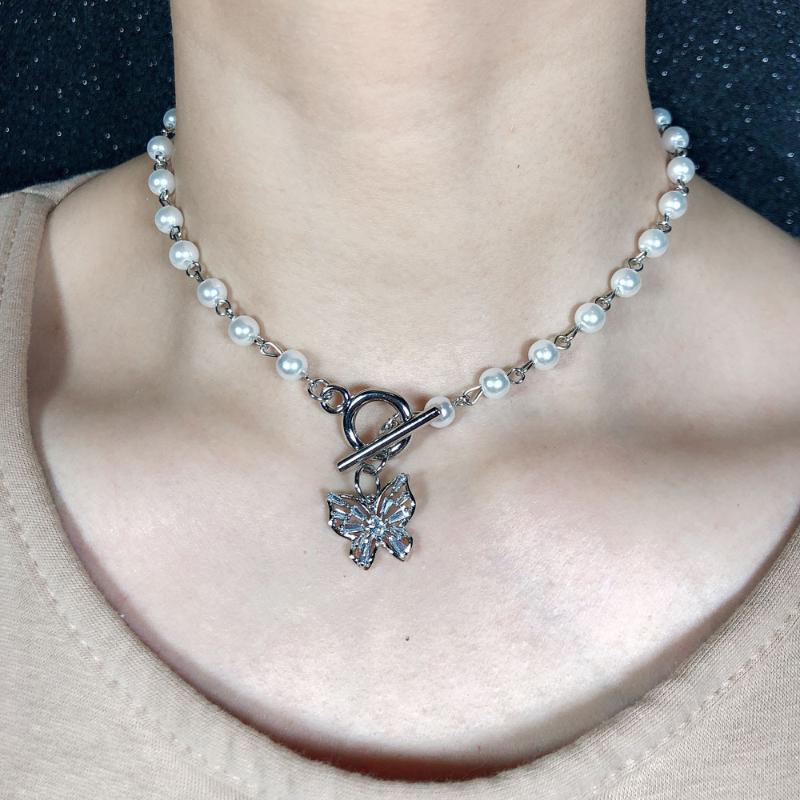 

New Design Fashion Jewelry Exquisite Copper Inlaid Zircon Pendant Necklace Butterfly Party Necklace for Women Imitation Pearl
