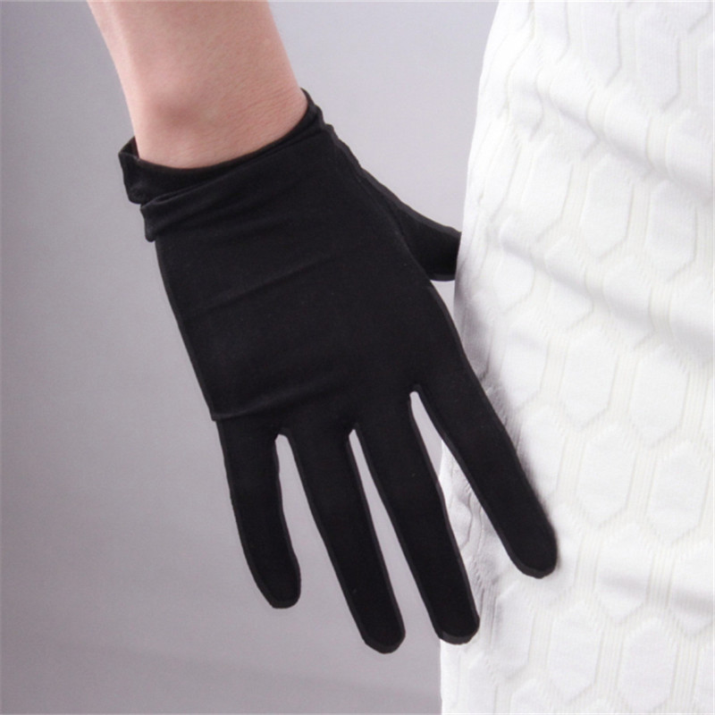 

2020 Silk Gloves 23cm Natural Silkworm Silk Elastic Sunscreen Beauty Short Style Women Black Touchscreen Bride Gloves WZS02