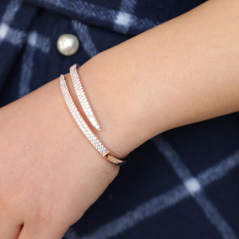 

Micro Inlay Crystal Open Bangles Rose Gold color Charms for Women Cuff Wristband adjust Bracelets pulseira feminina for wedding