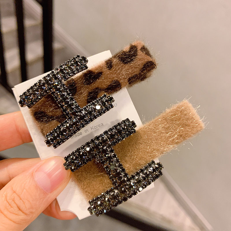 

2020 New Korean Simple Cute Sweet Girl H Rhinestone Letter Hairpin Duckbill Clip Bangs Clip for Women Fashion Hair Accessories