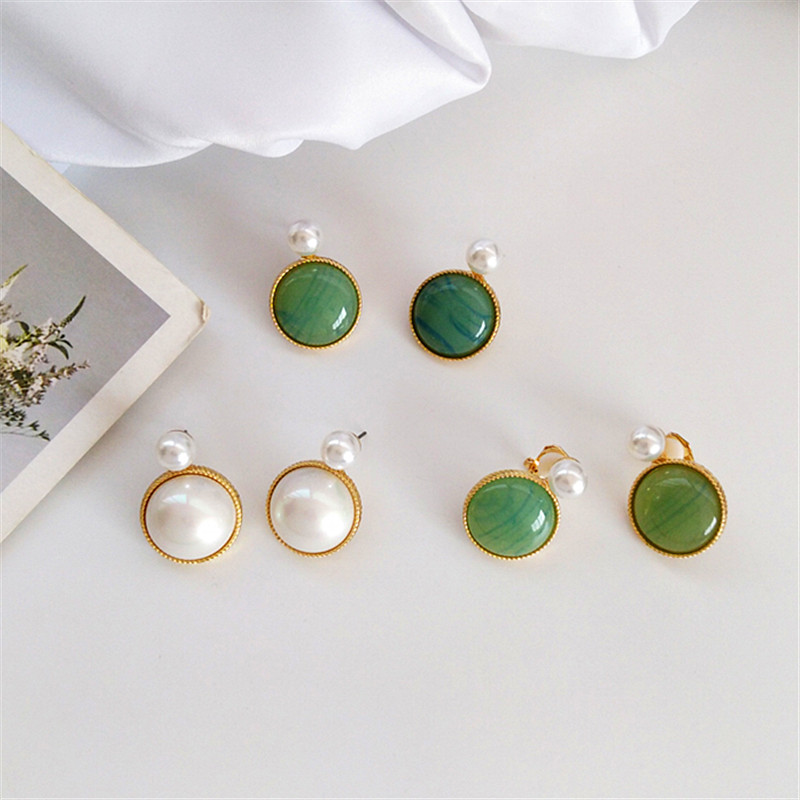 

Retro geometric green white imitation pearls round earrings fashion lady beautiful earrings Delicate exaggeration