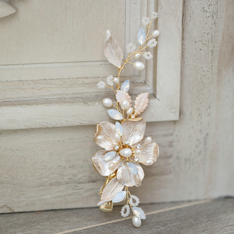 

Gorgeous Crystal Hairpins White Enamel Flower Hair Clip Hair Jewelry Gold Leaf Bride Wedding Accessories