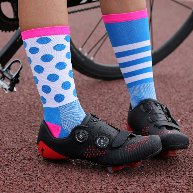 

3 pairs Asymmetry Wave point Sports Socks Wearable Sweat Cycling Socks for Man Woman Cycling Running Outdoor Sports, Green gray