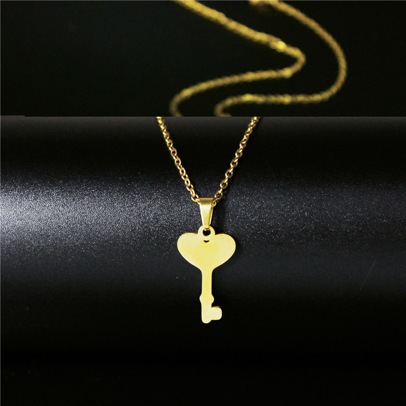 

New Trendy Stainless Steel Necklace for Women Lover's Fashion Key Pendant Clavicle Choker Gold Necklaces Engagement Jewelry Gift