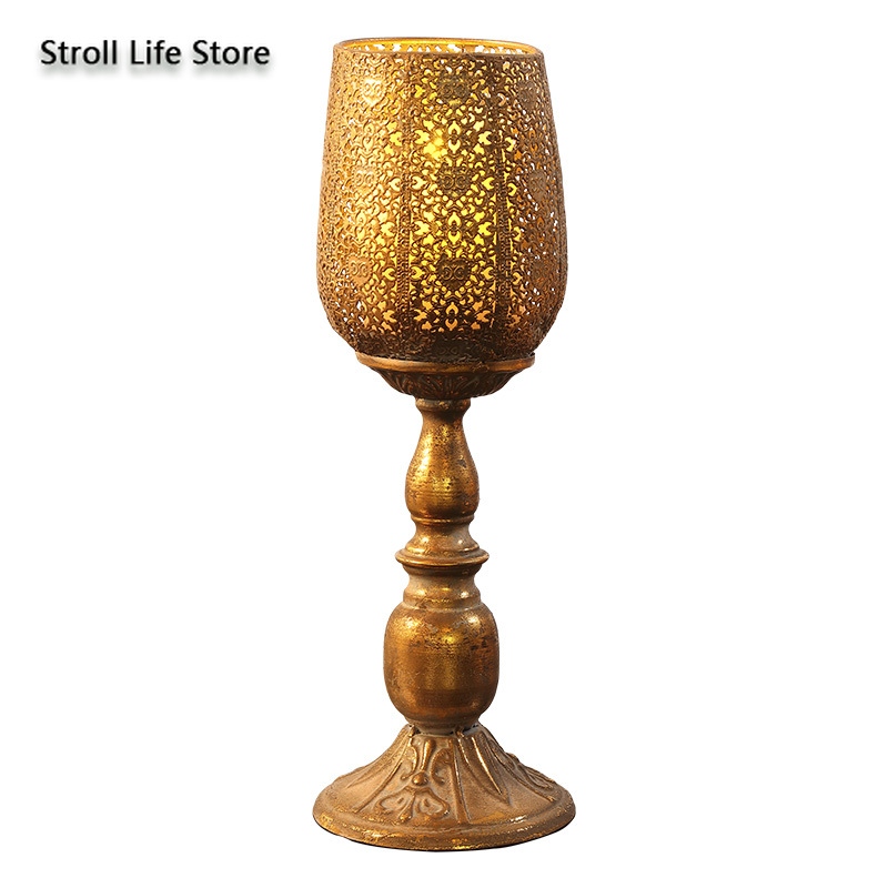 

Southeast Asia Retro Candle Lantern Metal Iron Candle Holders Vintage Wind Lamp Creative Bougeoir Table Home Decoration FC472
