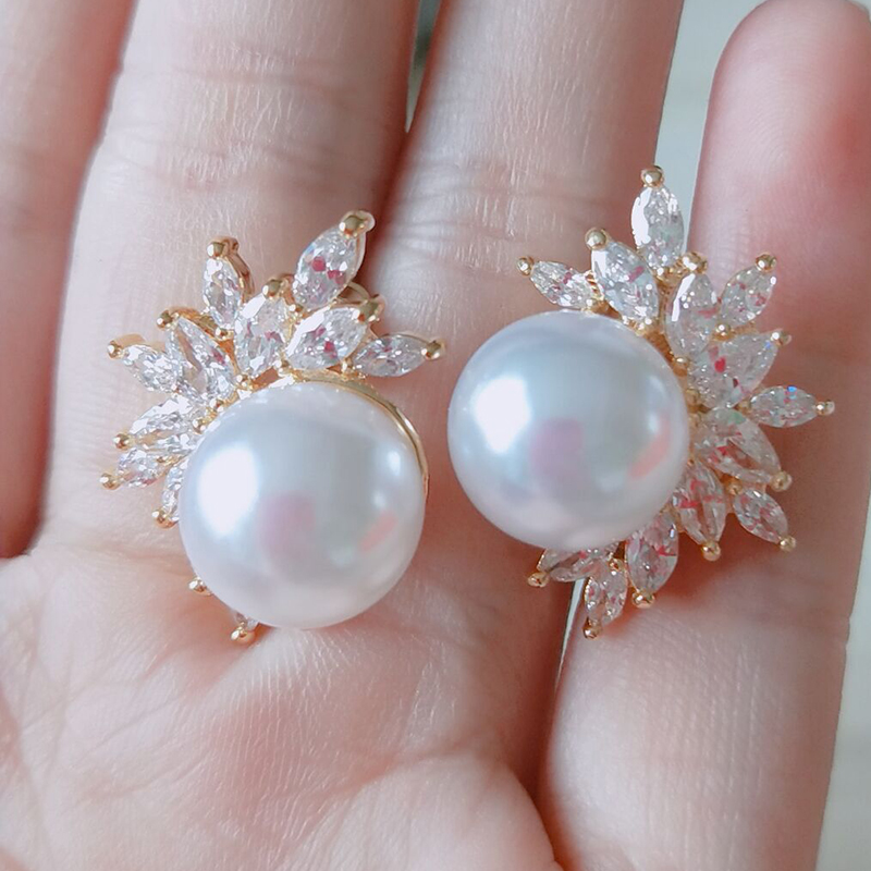 

UILZ Classic Rose Gold Color White Pearl Stud Earrings for Women With Fashion Jewelry Zirconia Earrings For Engagement UE009