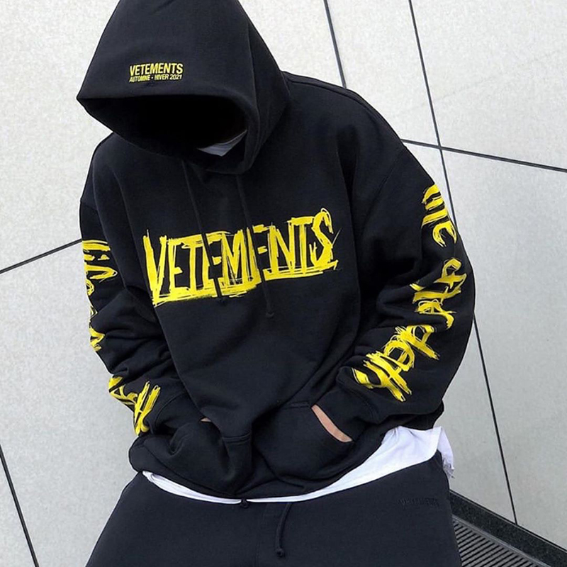 

Vetements World Tour Hoodie Black Graphic Print Hooded Sweatshirts Casual Hoody Pullovers Harajuku Men Women Hip Hop Streetwear, Black+yellow