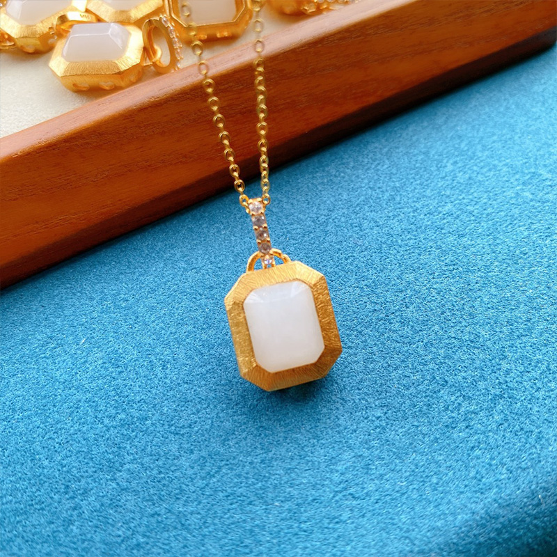 

Pendant Necklaces Upscale Natural Square White Semi-precious Stone Necklace With S925 Female Retro Ethnic Style Clavicle Chain