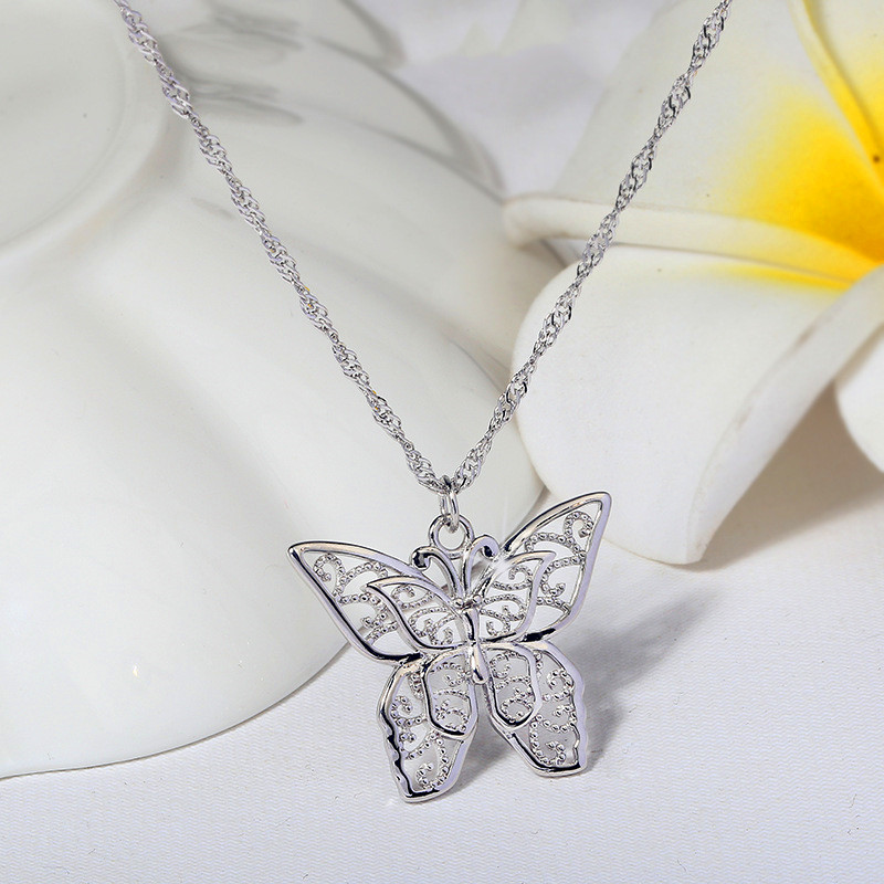 

Luxury Female Small Butterfly Pendant Necklace Charm Silver Color Chain Necklaces For Women Cute Bridal Animal Wedding Necklace