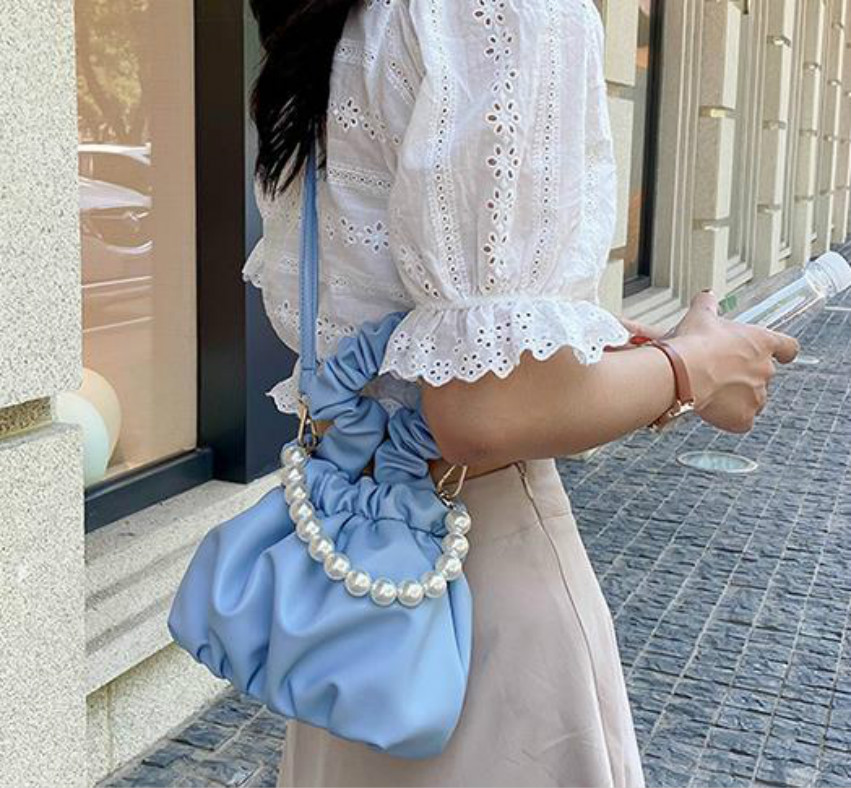 

Summer Small Fresh Bag Female Bag 2020 New Wave Portable Crossbody Bags Wild Ins Cloud Bucket Bag Best Selling, Blue
