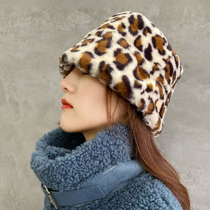

2020 new winter hat female leopard print thickened warm bucket hat fashion plush soft