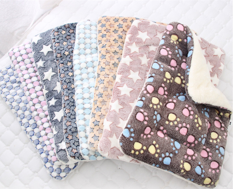 

Soft Flannel Thickened Pet Soft Fleece Pad Pet Blanket Bed Mat For Puppy Dog Cat Sofa Cushion Home Rug Keep Warm Sleeping Cover, Gray
