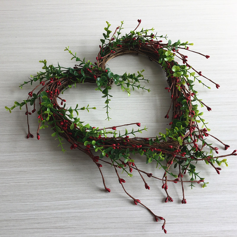 

Artificial Red Mini-berry Heart-shaped Wreath Peach Heart Green Plant Wreath Wedding Hanging Door Decoration Wall Decoration
