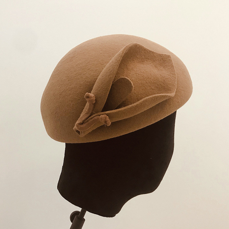 

French Style Beret Hat Women Winter Hat Camel White Flower Fascinators Wool Felt Pillbox Lady Party Wedding Dress, Black and white