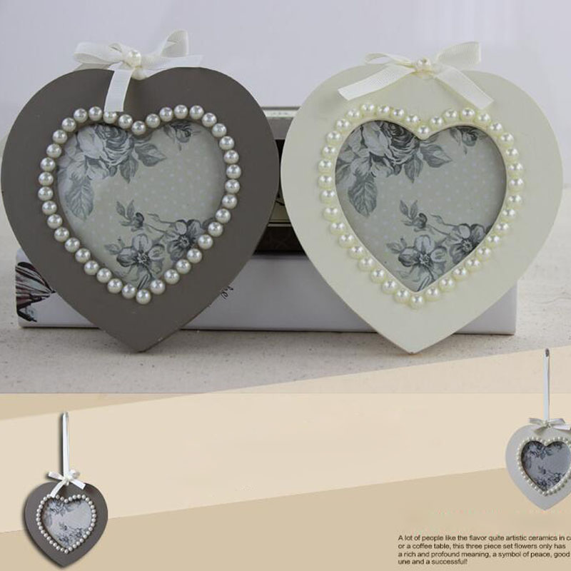 

Heart Shaped Imitation Pearls Photo Frame 4 inch Wooden Hanging Picture Frame for Home Tabletop Decoration