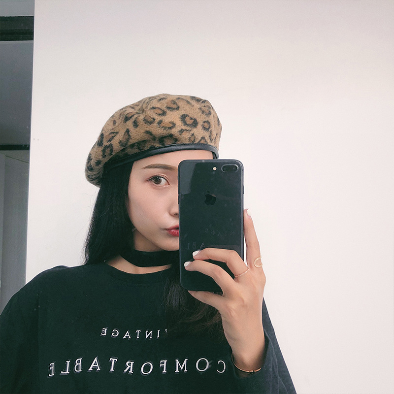 

Autumn Winter women Leopard Beret girls Hat Vintage Painter Flat Cap Boina Feminina Fashion PU Leather Brim Beanie Chapeau Beret, Dark grey