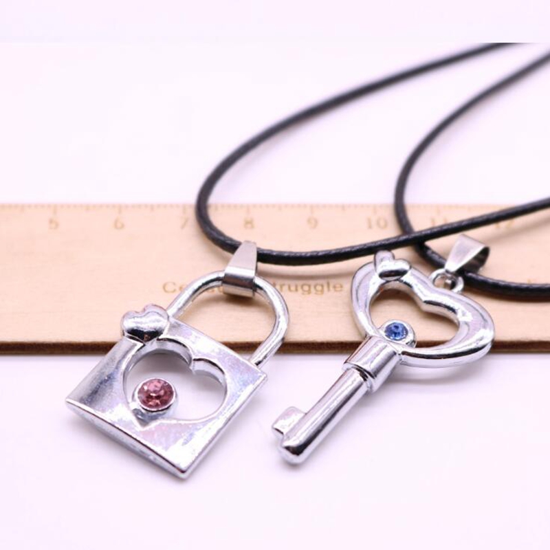

Vintage Love Heart Key Lock Necklaces Couple Statement Choker Rhinestones Necklaces Pendant For Women BFF Best friend Bijoux