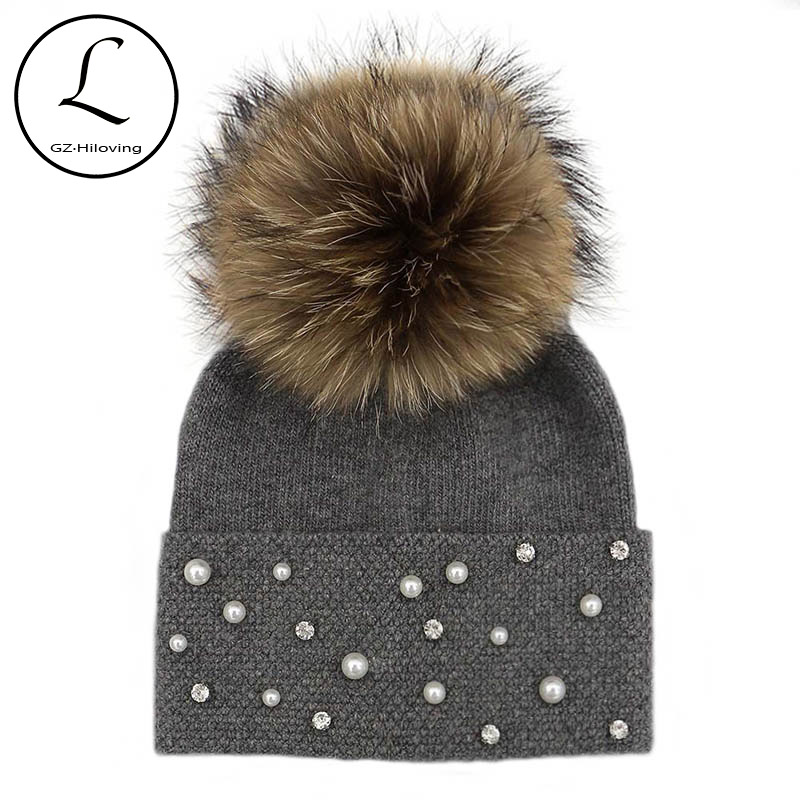 

New Arrival 2020 Winter Pom Pom Beanies Hat Pearl Rhinestone Women Knitted Wool Skullies Casual Cap Real Raccoon Fur Pompom Hats, White