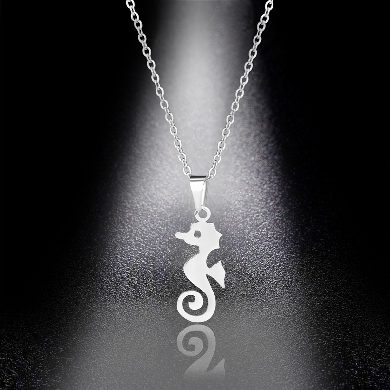 

Simple and Cute Lady's Seahorse Necklace, A Unique and Versatile Seahorse Pendant
