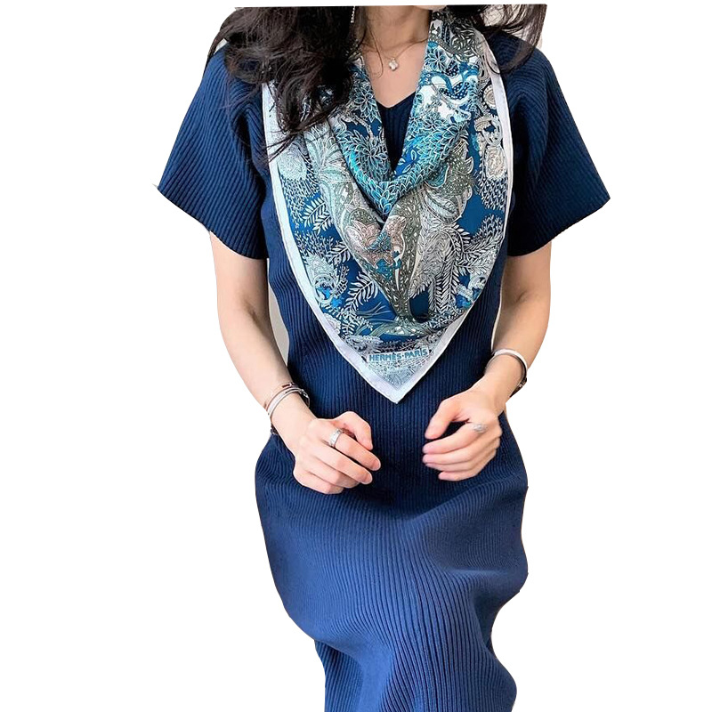 

Women's Fine Silk Scarf Silk Shawl Scarf Department of Forestry 90cm*90cm