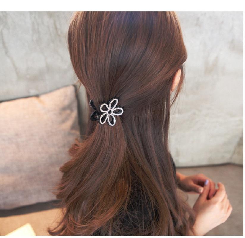

Five-petal flower clip grab sweet classic