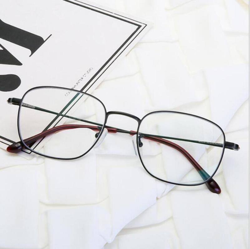 

Retro Fashionable anti-blue light eyeglasses suitable for all face type eyewear