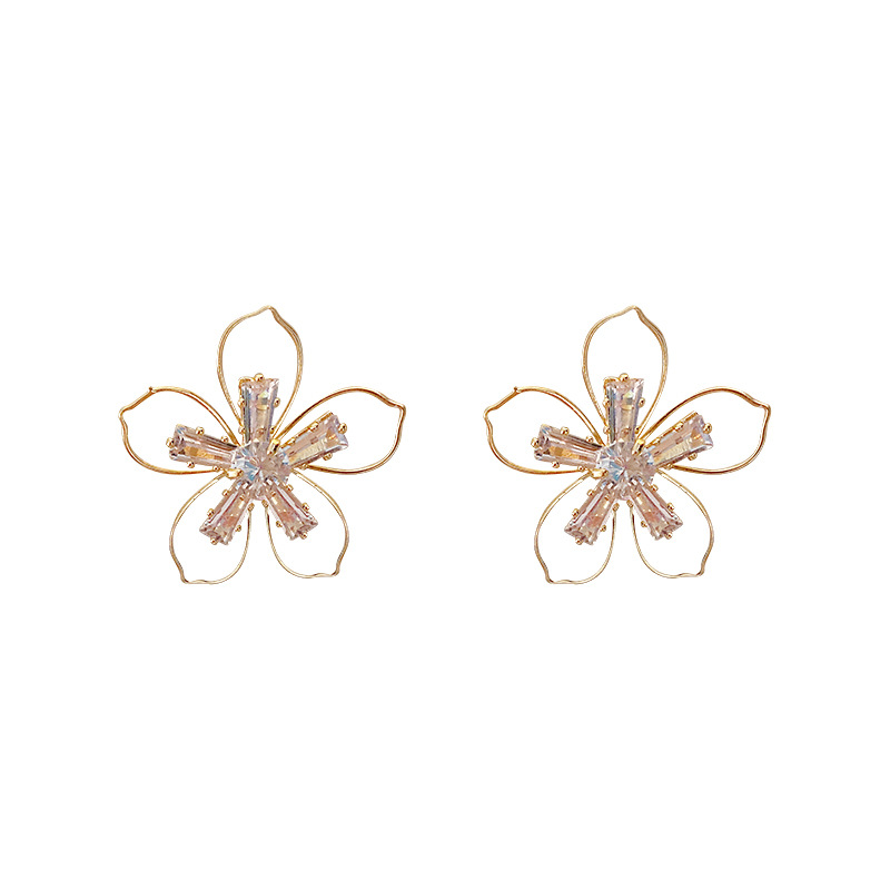 

Zeojrlly Geometric Metal Women Trendy Stud Earrings Flower Korean Earrings Simple Cute Simple Elegant Jewelry For Women