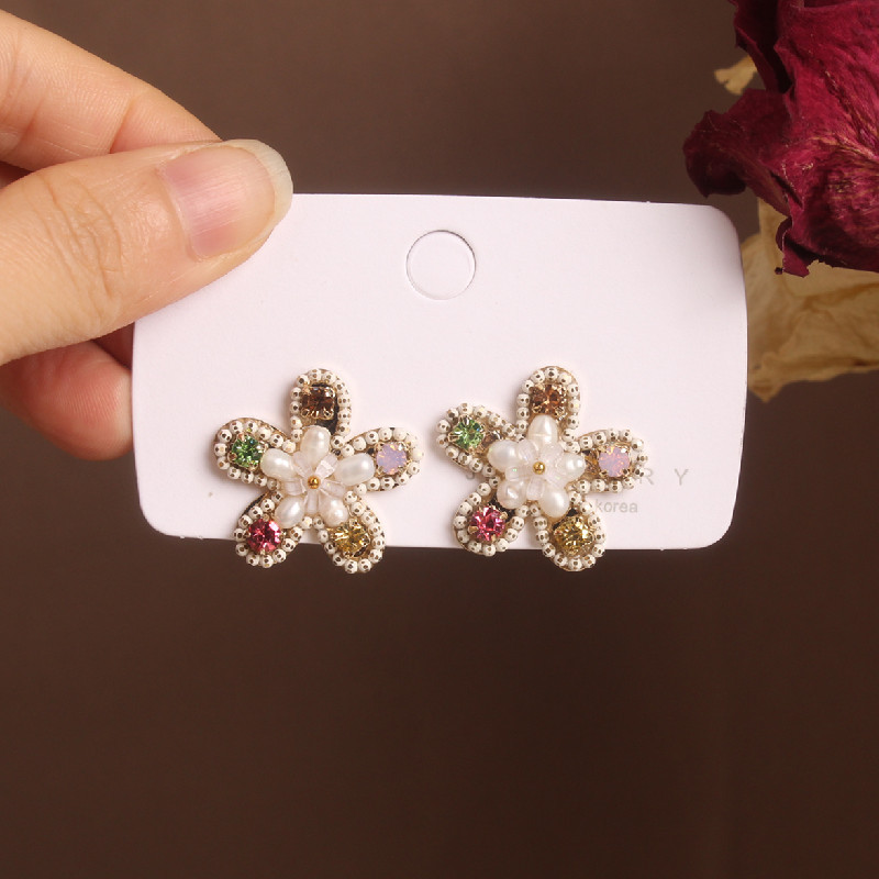 

2020 Korea Hot Sale Fashion Jewelry High Quality Hand Inlaid Freshwater Pearl Flower Baroque Female stud Earrings