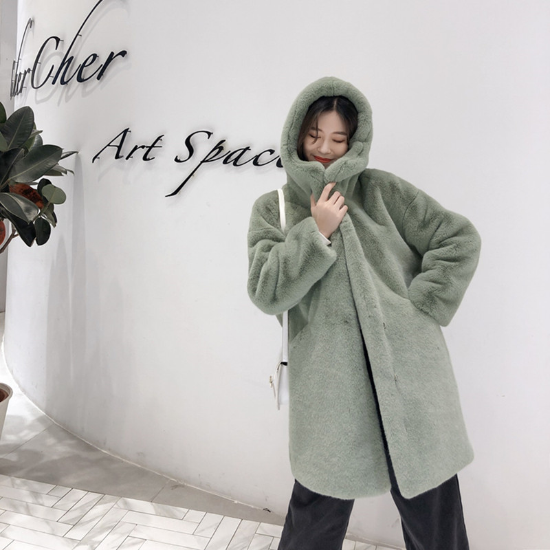 

Winter Women's New Windbreaker Outdoors Travel Thickened Mid-length Loose Hooded Mink Plush Artificial Fur Warm Coat, Black