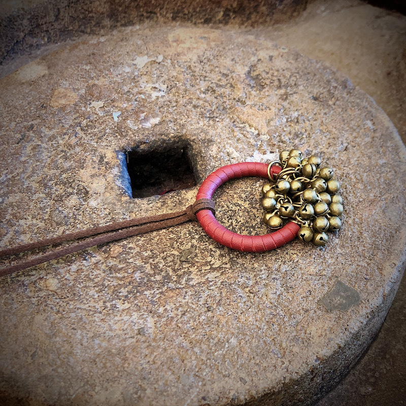 

Johnature 2020 New Alloy Bell String Pendant Original National Trend Handmade Necklace Women Vintage Hangings