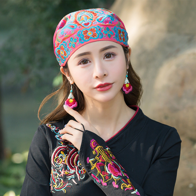 

2020 Retro Style Ethnic Literature and Art Travel Cap Embroidery Flower Headband Red Printed Hat Winter Hat Female Chapeau Femme, Black