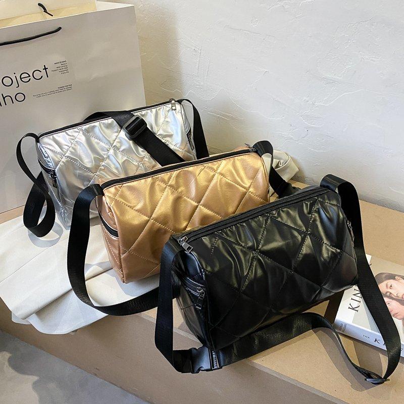 

2021 New Diamond Lattice Boston Pillow Bag Women's Fashion Leather Shoulder Bags Ladies Large Capacity PU Messenger Travel Bag, Black