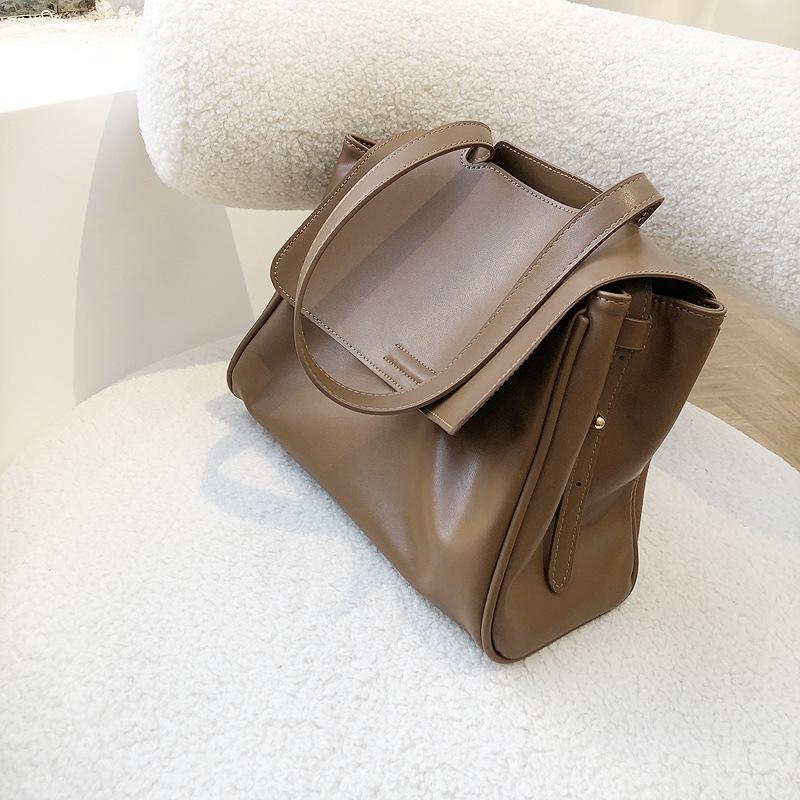 

2021 Brand Design Women Shoulder Totes Bag Large Capacity Pure Colors Pockets Handbags PU Leather Female Totes Bolsa Feminin, Black